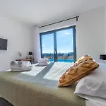 Aura Villa