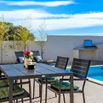 Aura Villa