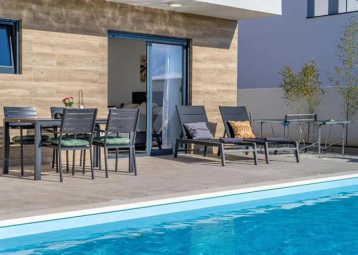 Villa Aura