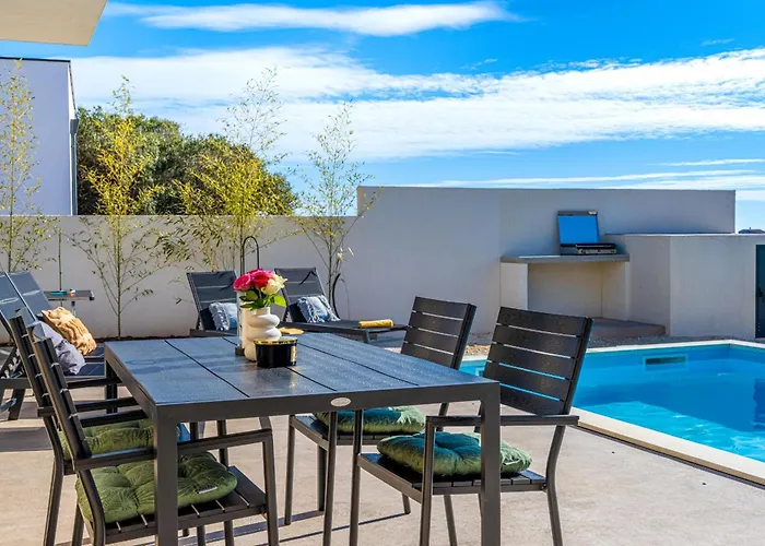 Aura Villa