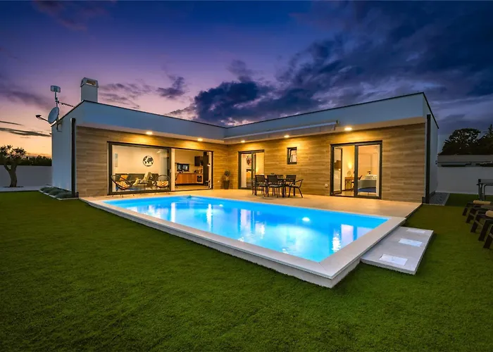 Villa Aura *