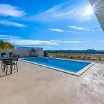 Villa Aura